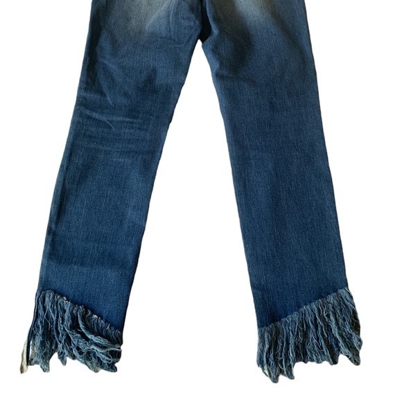 NEW Design Lab Lord & Taylor Cropped Fringe Leg Blue Jeans Woman’s Size 29 - Picture 4 of 12